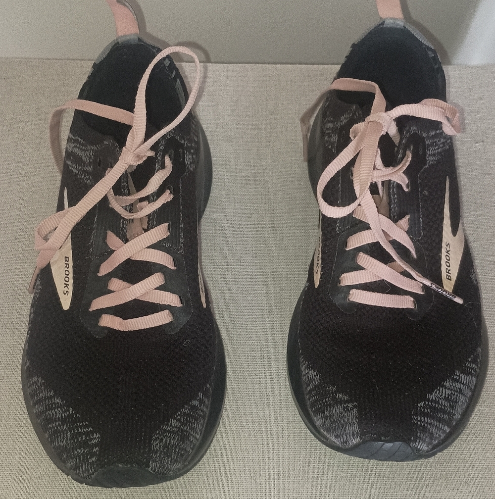 Brooks Levitate Sneakers